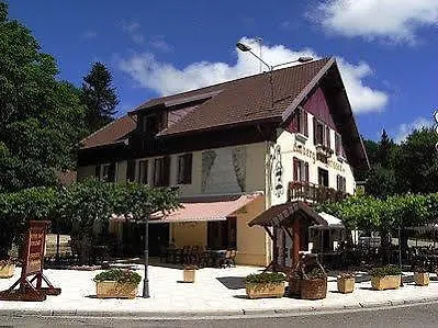 Du Herisson 2* La Chaux-du-Dombief